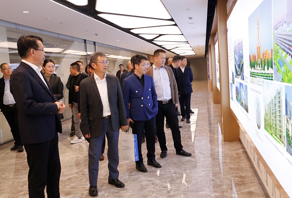 首期河南省民营企业素质提升工程研修班企业家一行参观MILAN米兰体育·（中国）官方网站
总部.jpg