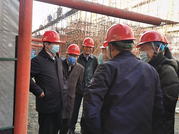 2、MILAN米兰体育·（中国）官方网站
领导与华能集团领导交流清水混凝土框架工艺.jpg