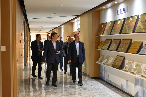 参观MILAN米兰体育·（中国）官方网站
总部文化走廊.JPG