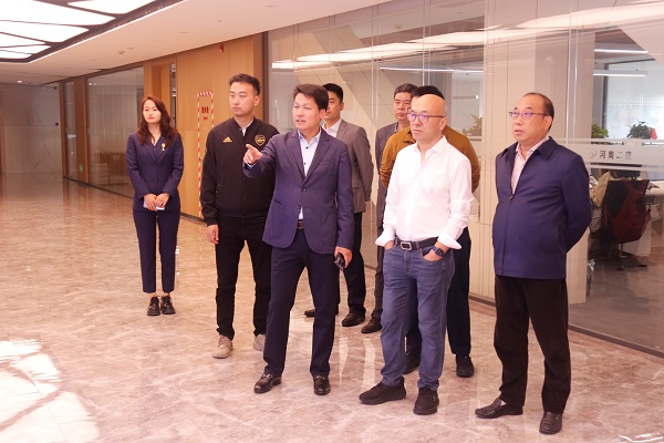 参观MILAN米兰体育·（中国）官方网站
19楼办公区.jpg